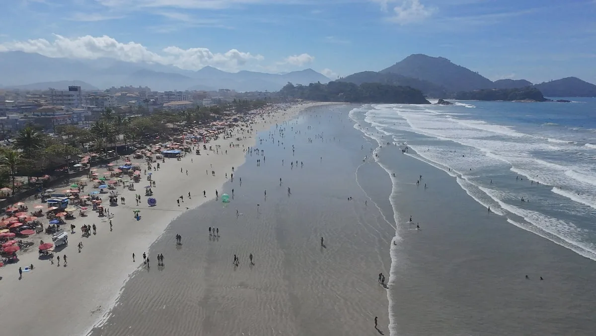 Praia de Ubatuba vista do alto